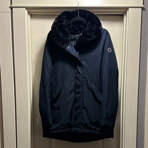 Abercrombie & Fitch Women’s Navy Fur-Trimmed Puffer Jacket